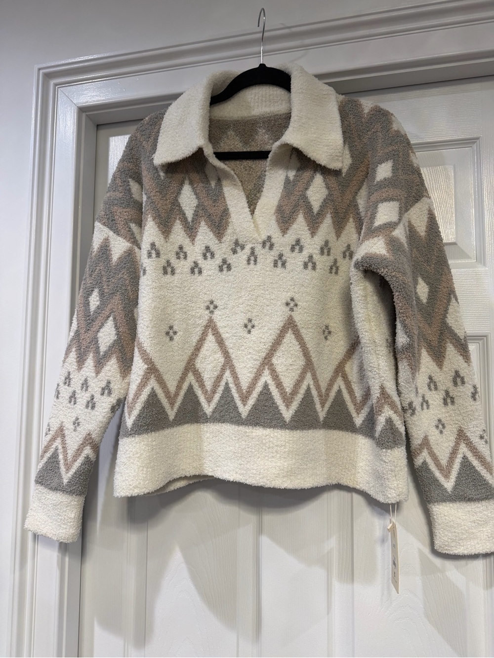 Cozy Ivory Geometric Sherpa V-Neck Sweater
